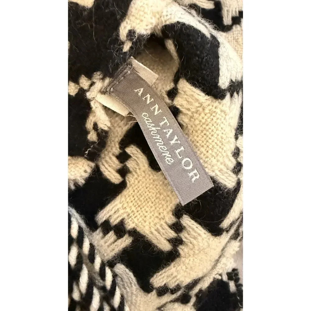 Ann Taylor 100% Cashmere Houndstooth Fringe Scarf Black Ivory Soft Wrap